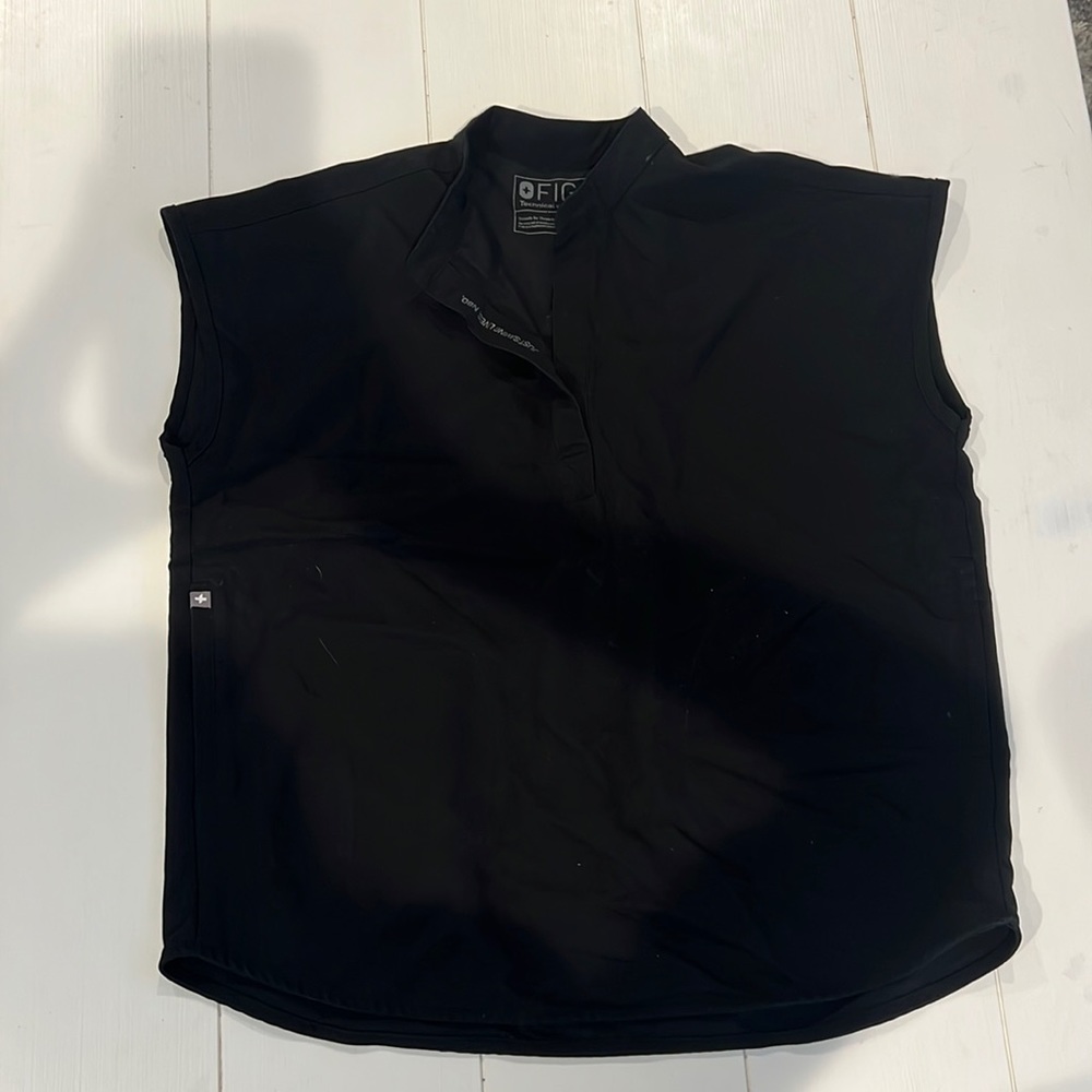 Figs sleeveless scrub top